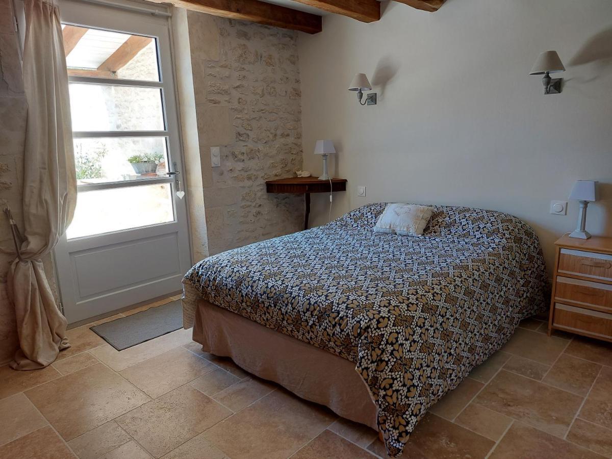 Suite De Charme Dans Une Maison Charentaise Cozes Eksteriør bilde